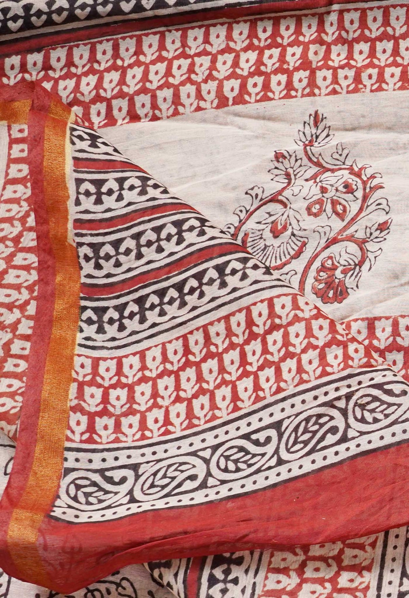 Online Shopping for Red Pure Chanderi Sico Saree with Bagru from Rajasthan at Unnatisilks.com India
