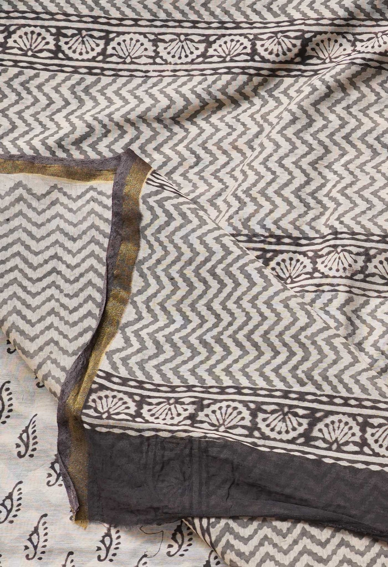 Online Shopping for Black-White Pure Chanderi Sico Saree with Bagru from Rajasthan at Unnatisilks.com India
