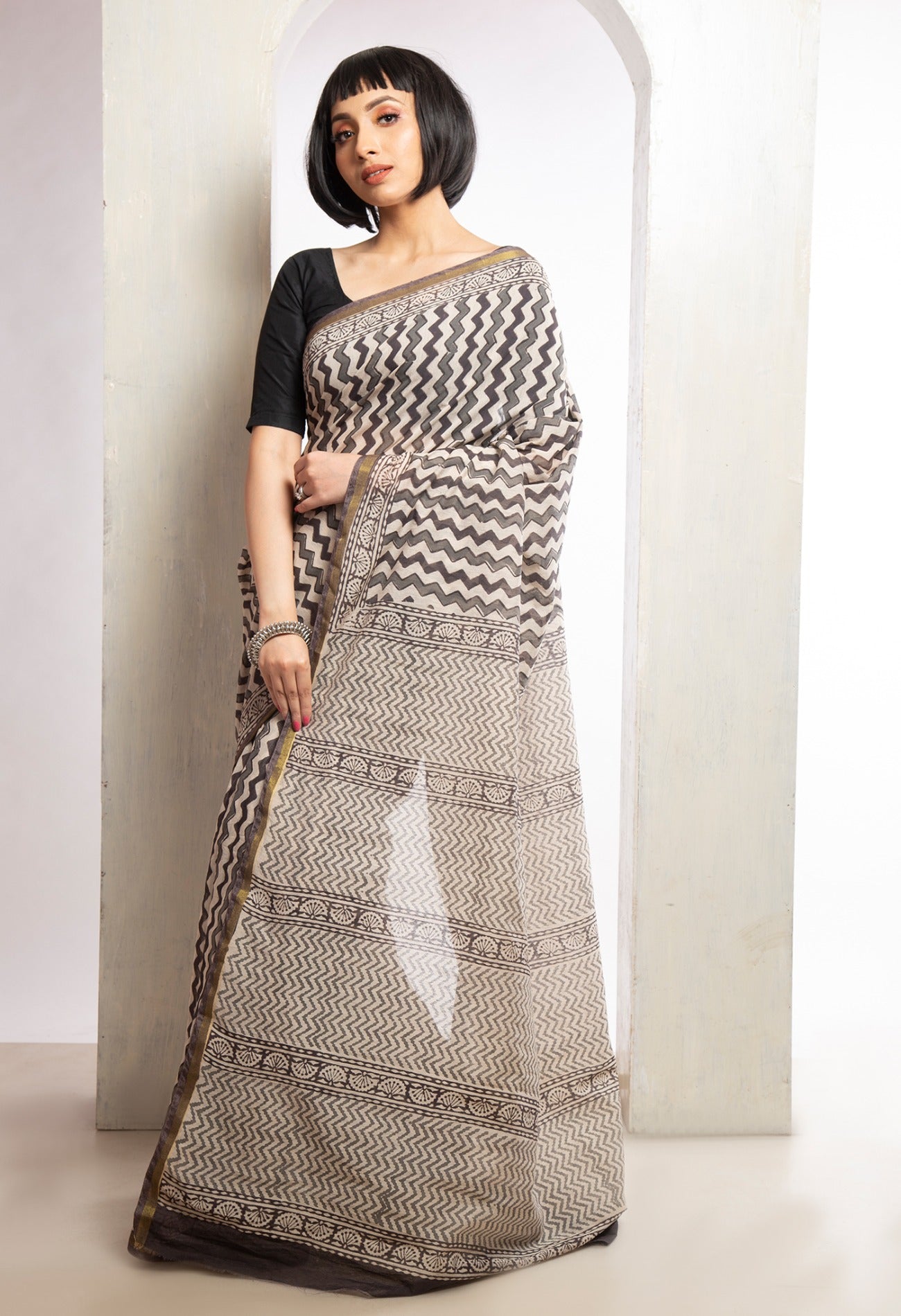 Online Shopping for Black-White Pure Chanderi Sico Saree with Bagru from Rajasthan at Unnatisilks.com India
