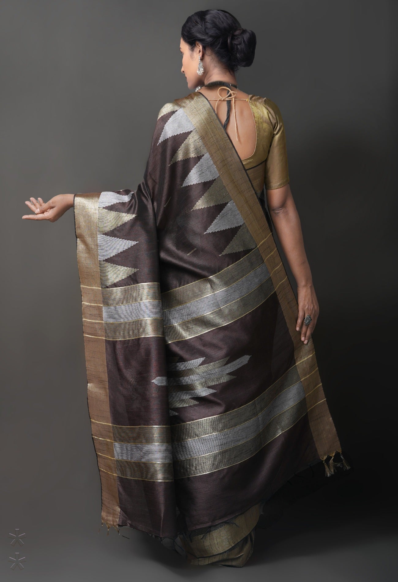 Online Shopping for Brown  Bengal Linen Saree with Weaving from West Bengal at Unnatisilks.com India
