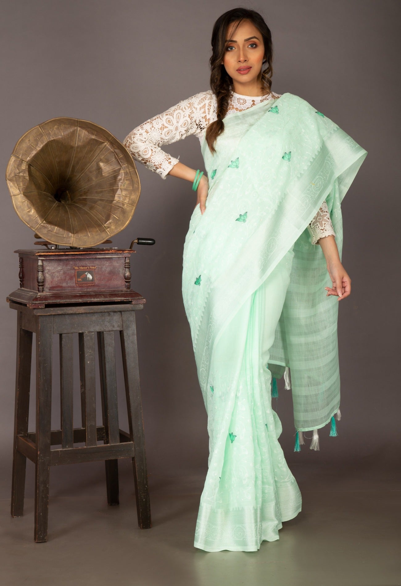 Online Shopping for Green Pure Embroidery  Linen Saree with Embroidery from West Bengal at Unnatisilks.com India
