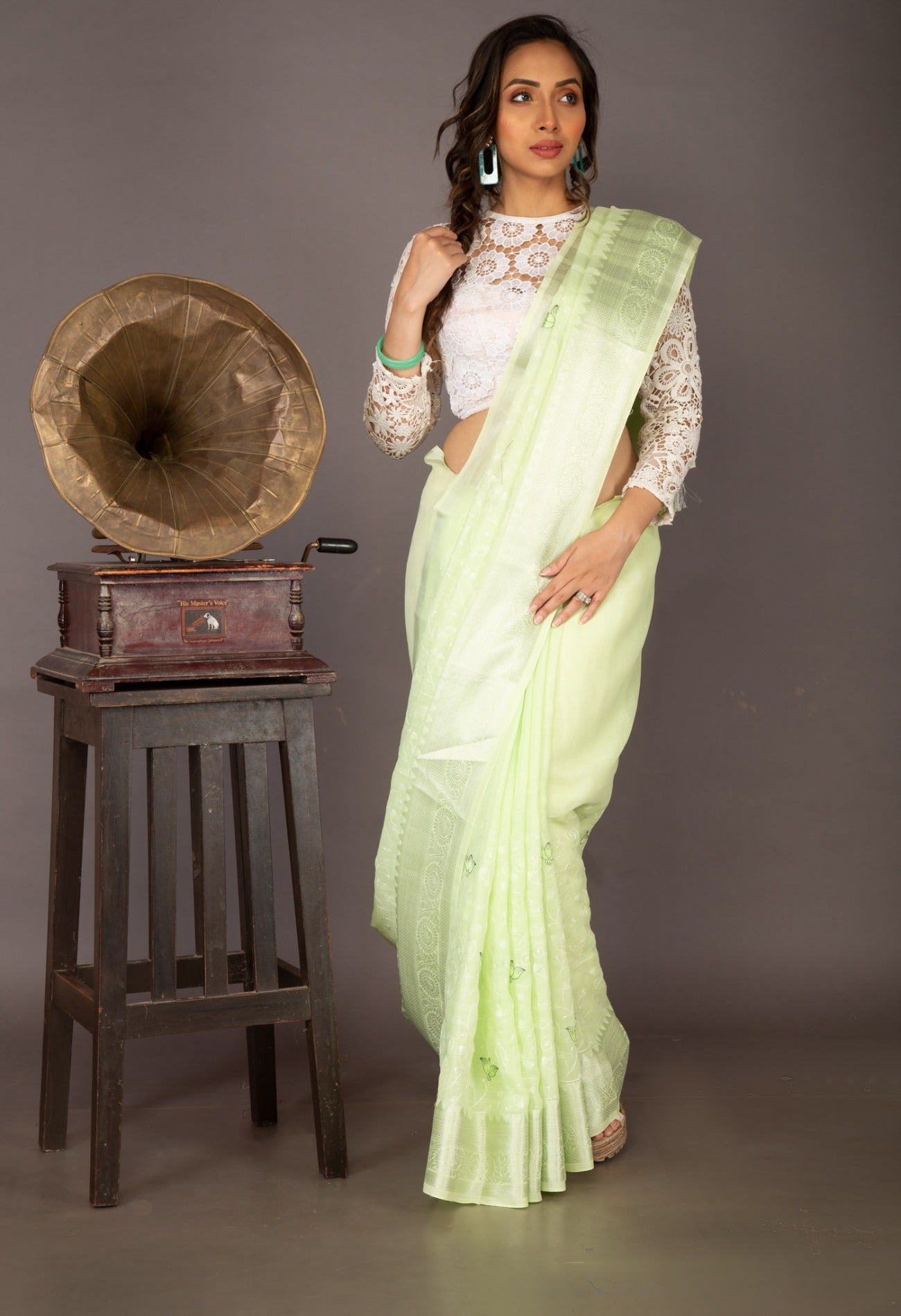 Online Shopping for Green Pure Embroidery  Linen Saree with Embroidery from West Bengal at Unnatisilks.com India
