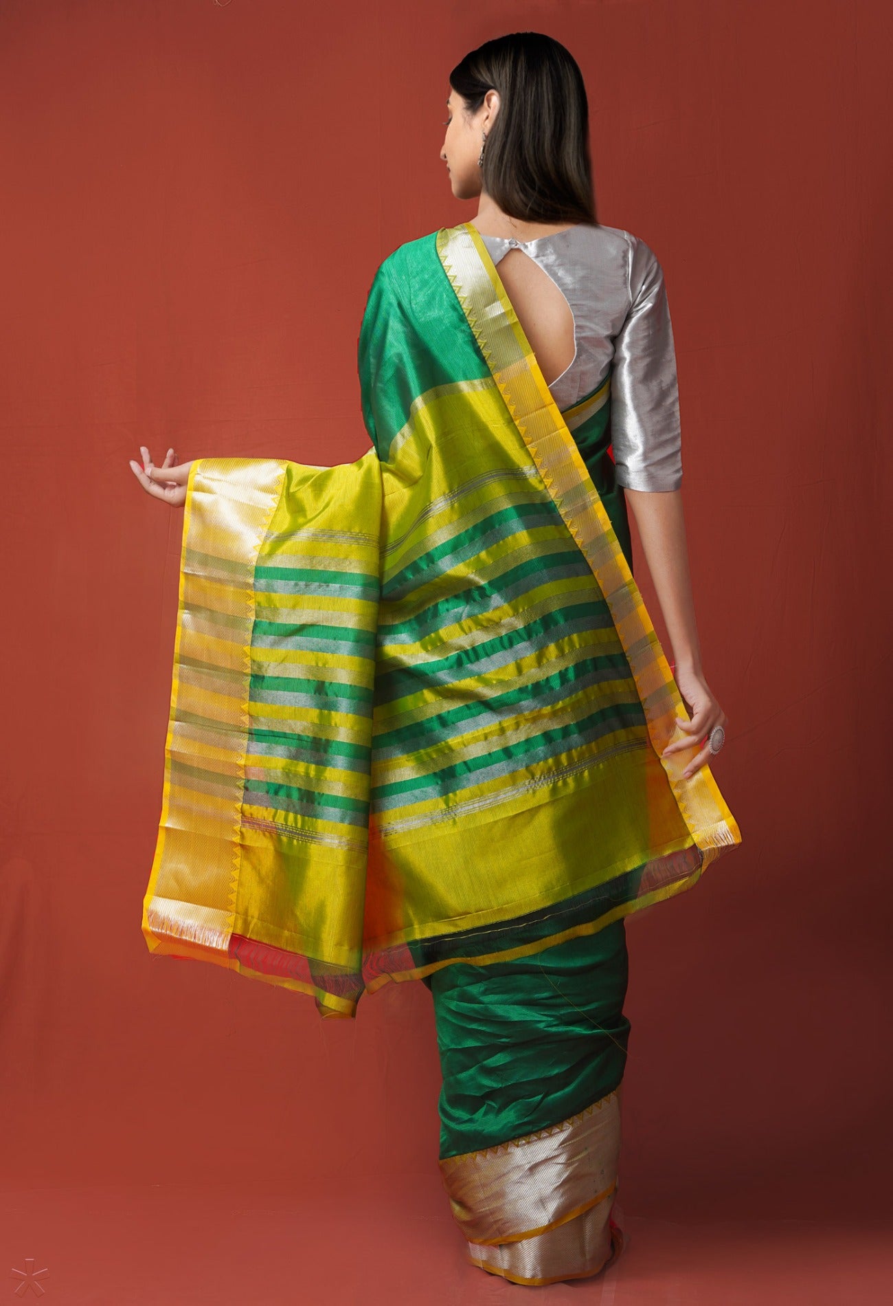 Online Shopping for Green Pure Handloom Mangalgiri Pattu Silk Saree with Weaving from Andhra Pradesh at Unnatisilks.com India
