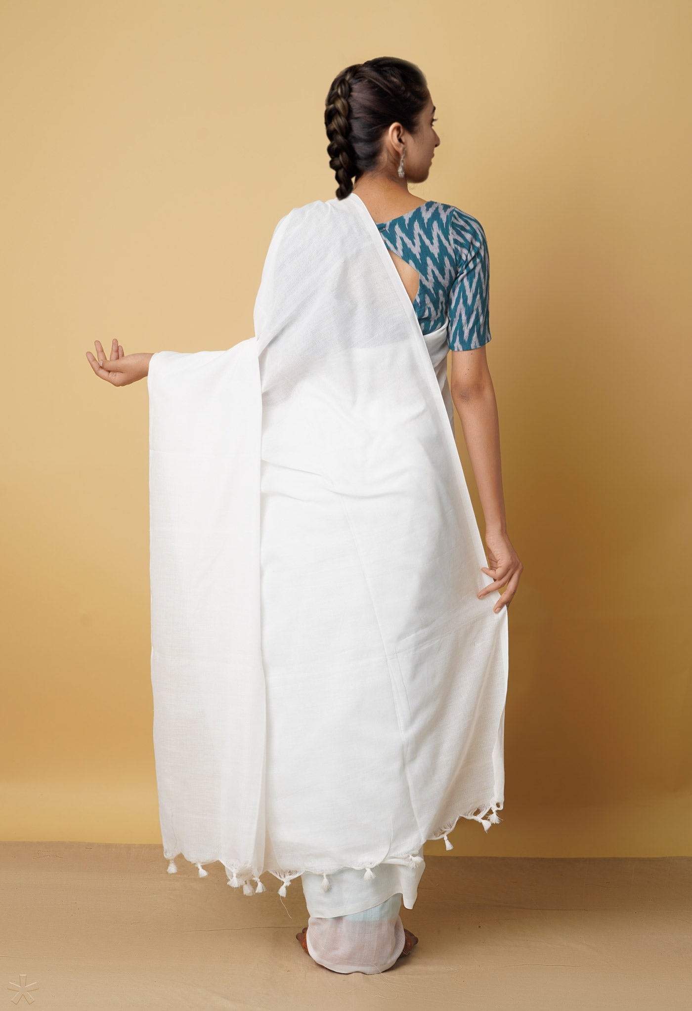White PureHandloom Bengal Linen Saree