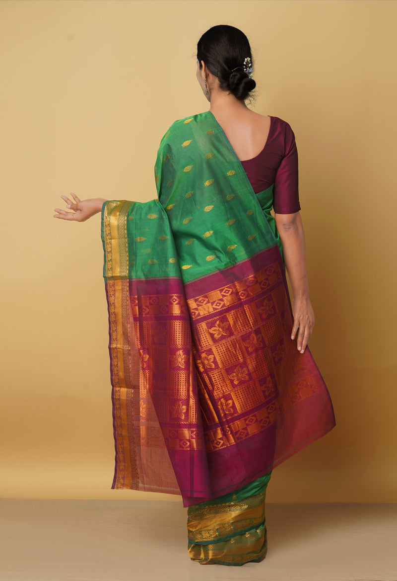 Green Pure Handloom Gadwal Mercerized Cotton Saree-UNM66230