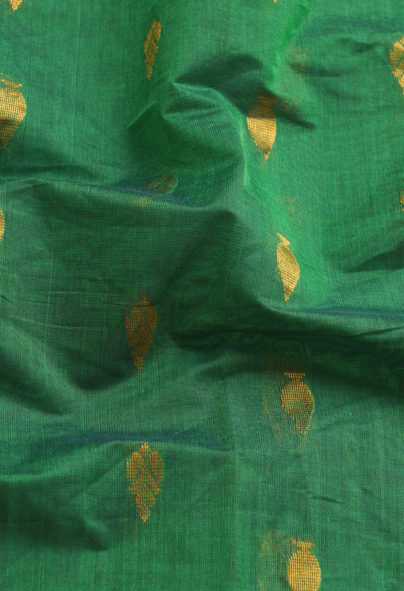 Green Pure Handloom Gadwal Mercerized Cotton Saree-UNM66230
