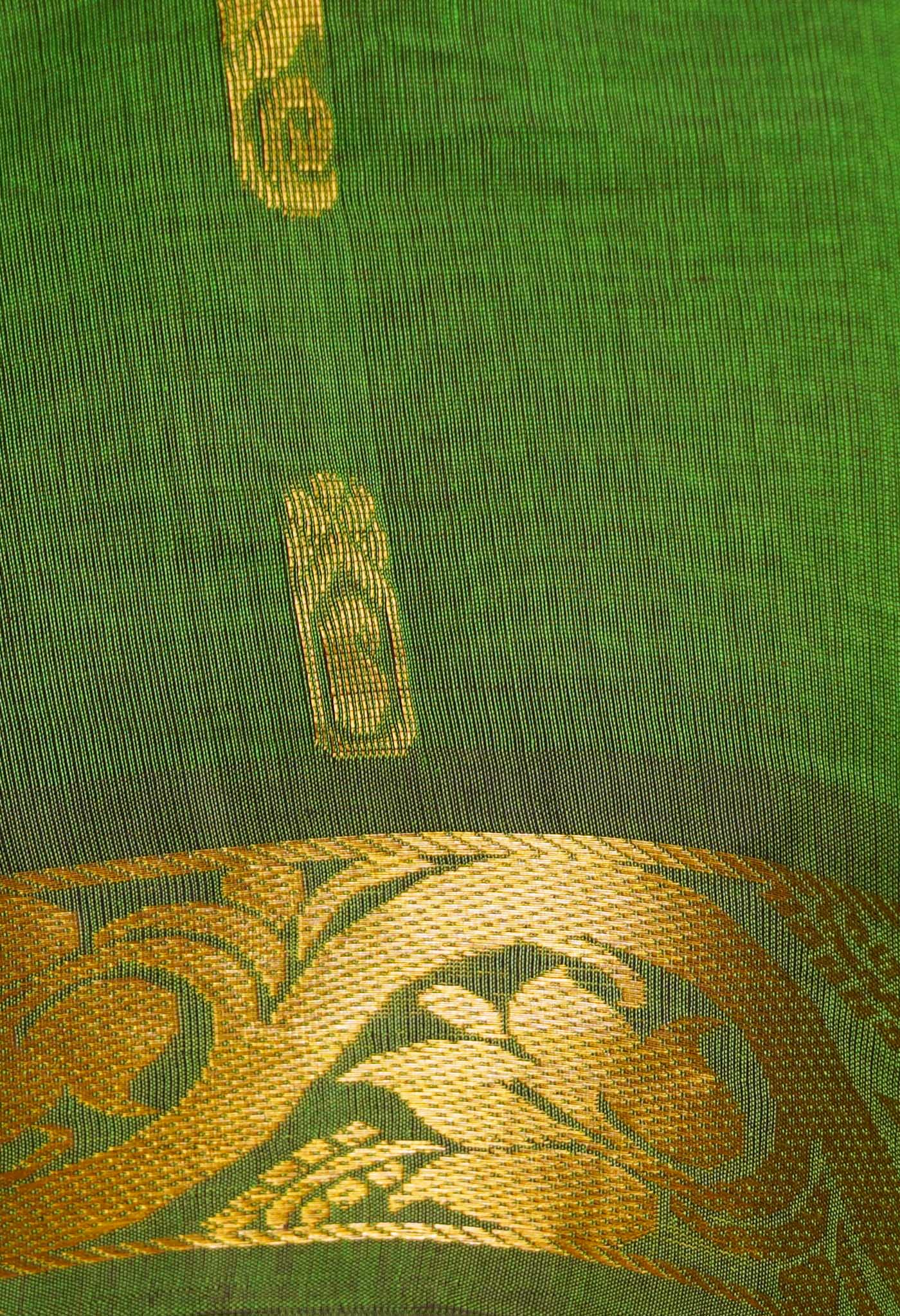 Green Pure Handloom Gadwal Mercerized Cotton Saree-UNM66249