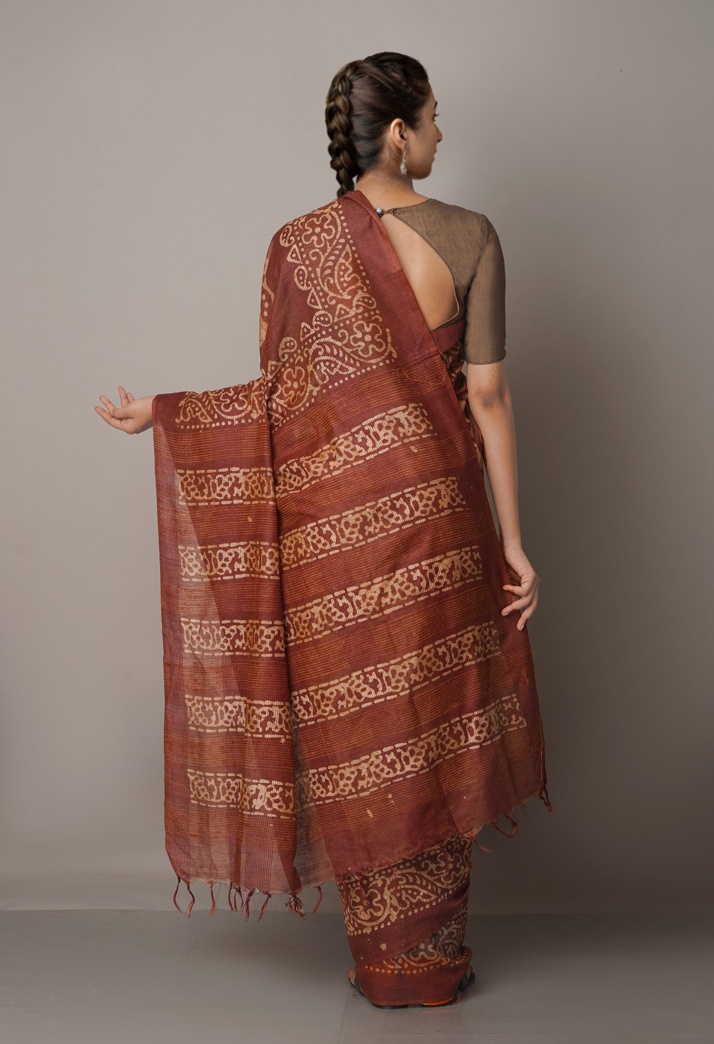 Online Shopping for Brown Pure Batik Bhagalpuri Sico Saree-UNM67548 with Batik from Bihar at Unnatisilks.com India