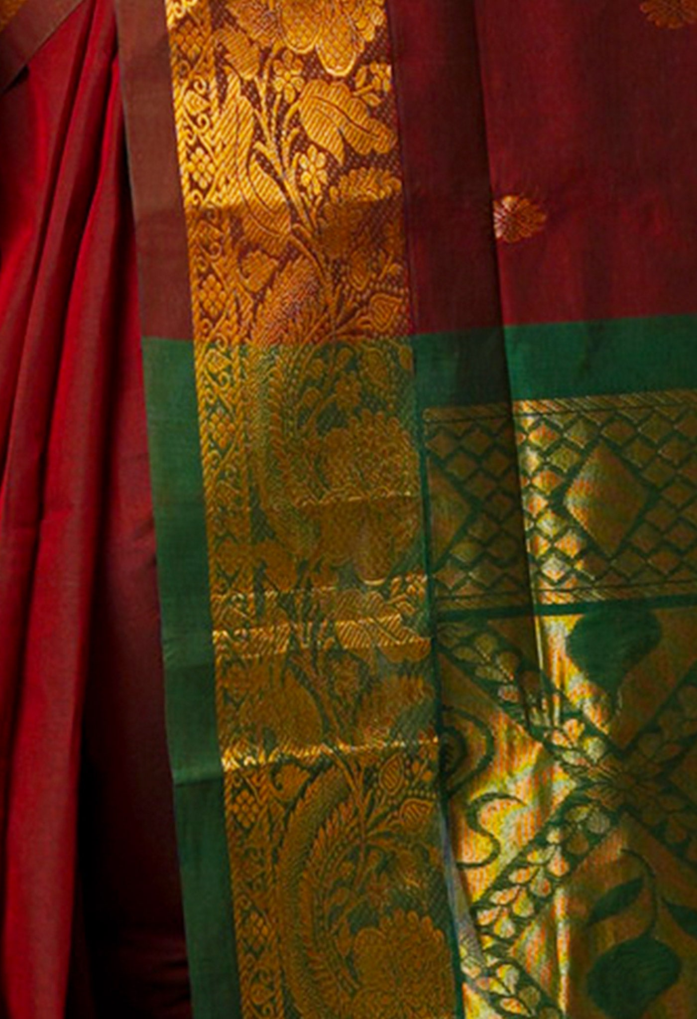 Wine Red-Green Pure Handloom Gadwal Mercerized Cotton Saree-UNM68540