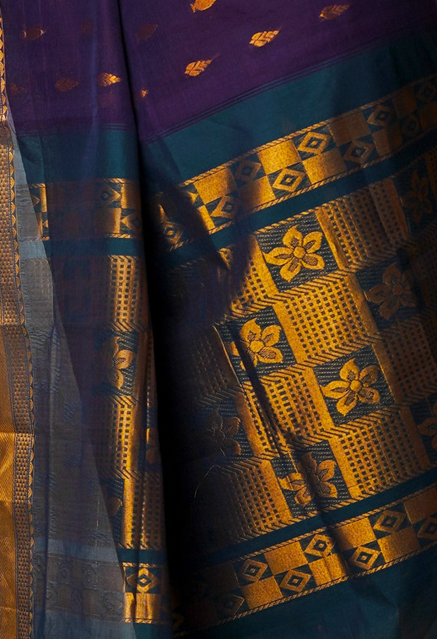 Navy Blue-Dark Teal Green Pure Handloom Gadwal Mercerized Cotton Saree-UNM68541
