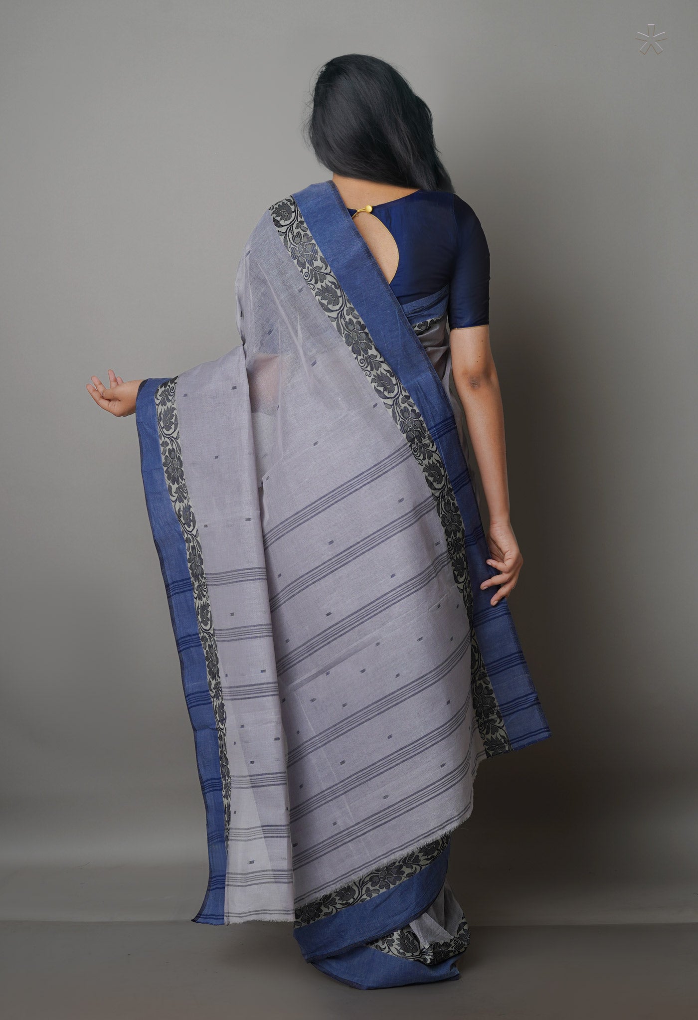 Pale Grey Pure Handloom Superfine Bengal Cotton Saree